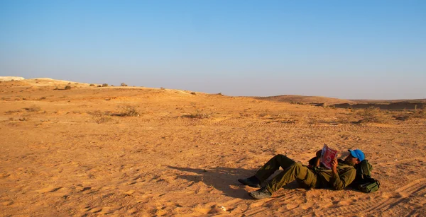 Záznamní izraelští vojáci v poušti — Stock fotografie
