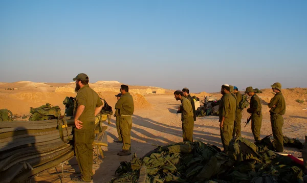 Excersice izraelskich żołnierzy na pustyni — Zdjęcie stockowe