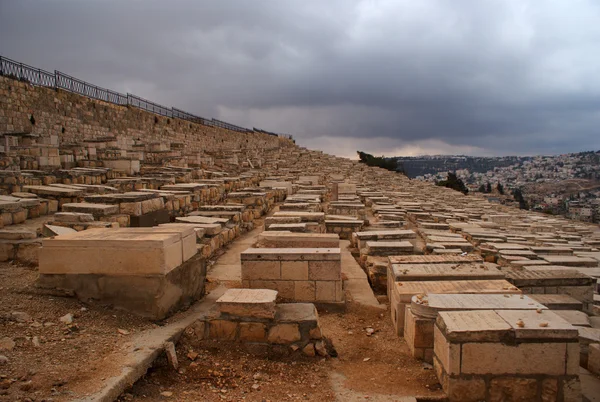 Oude Joodse begraafplaats in olijf mount — Stockfoto