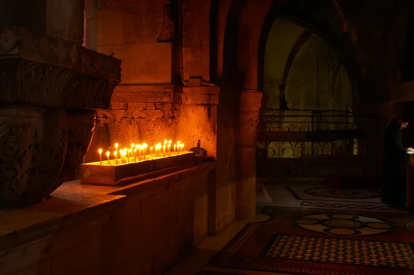 Candele in una chiesa di Gerusalemme — Foto Stock