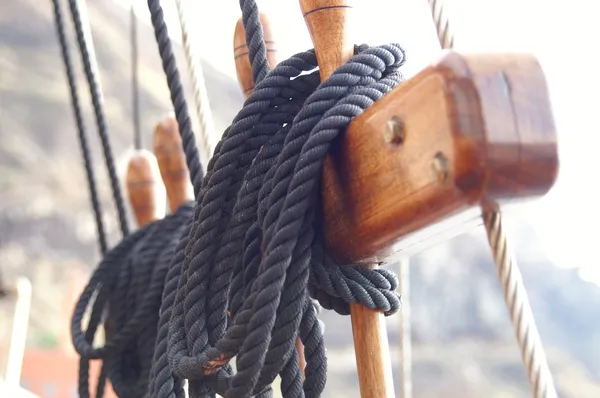 Ship tower, crows nest, ropes — Stock Photo, Image