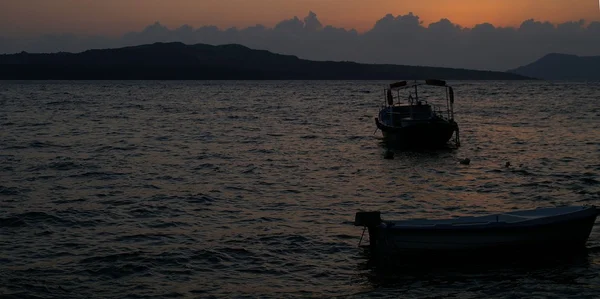 Sunset bulvarında bir Yunan Adası santorini — Stok fotoğraf