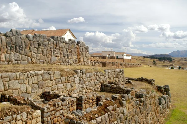 Inca zříceniny hradu v chinchero — Stock fotografie