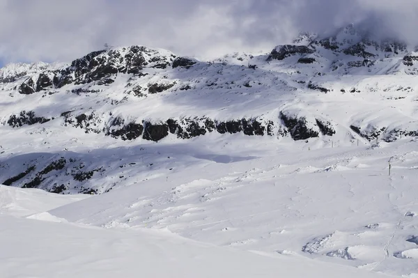 Wakacje na nartach w Alpach — Zdjęcie stockowe