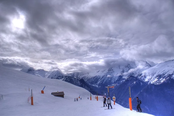 Criança férias de esqui em Alpes — Fotografia de Stock