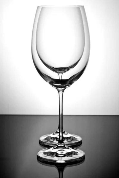 Due bicchieri da vino vuoti — Foto Stock