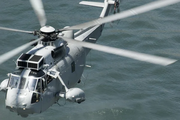 Donanma kurtarma helikopteri — Stok fotoğraf