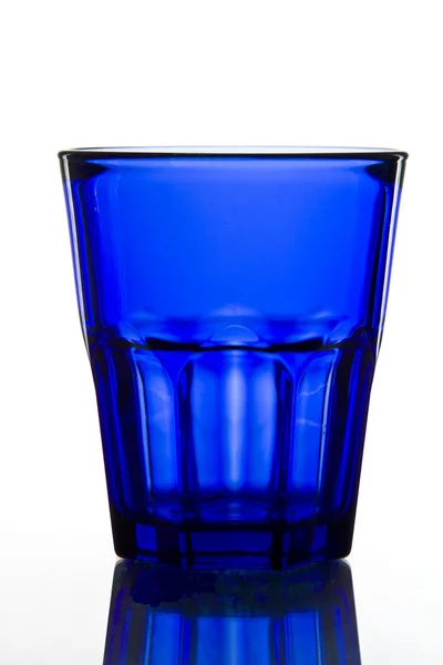 Donker blauw leeg glas — Stockfoto