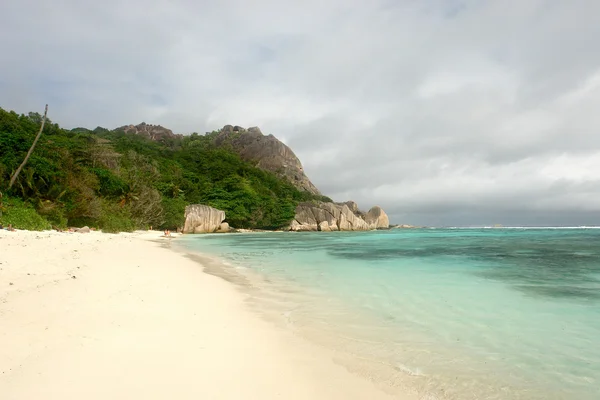 Praia Seychelles. Ilha La Digue . — Fotografia de Stock