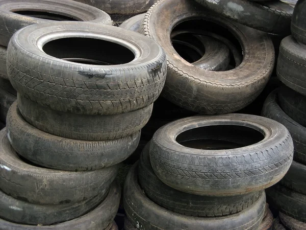 Neumáticos viejos fondo —  Fotos de Stock