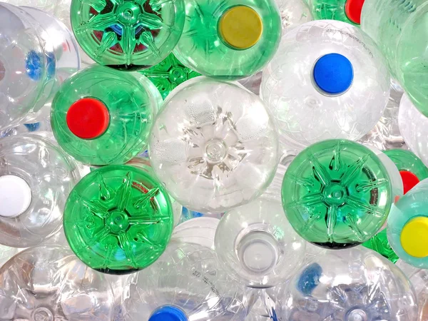 Μπουκαλιών ποτών πλαστικό — Φωτογραφία Αρχείου