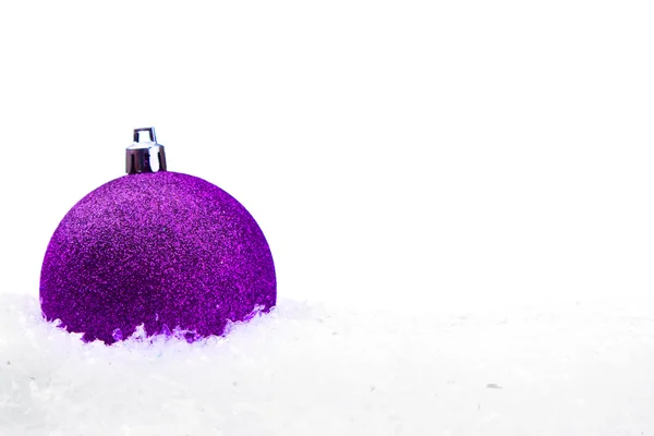Palla di Natale con neve — Foto Stock
