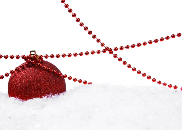 Bola roja de Navidad y decoración — Foto de Stock