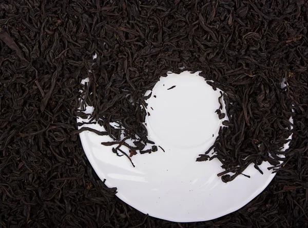 Pires cheios de folhas de chá — Fotografia de Stock