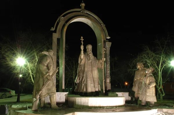 밤 illumin에서 성직자의 조각 — 스톡 사진