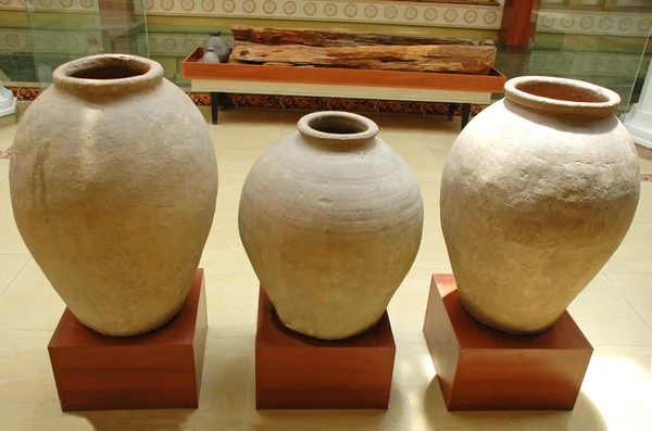 Üç kil vazolar — Stok fotoğraf