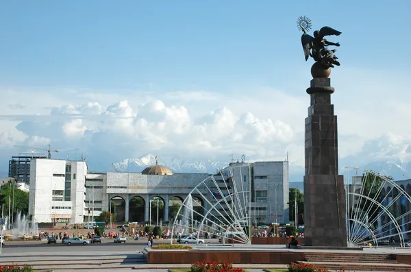 Ala-Too Square no centro de Bishkek — Fotografia de Stock