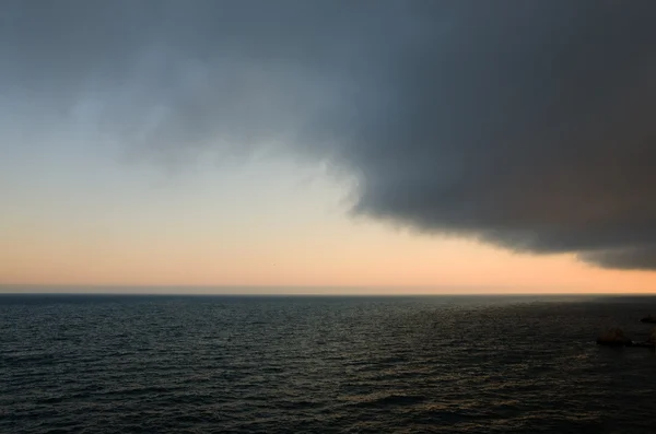 Moln över havet — Stockfoto