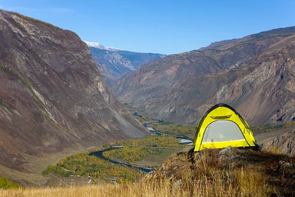 Туристическая палатка — стоковое фото