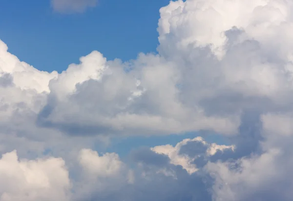 Nuvens cúpulas — Fotografia de Stock