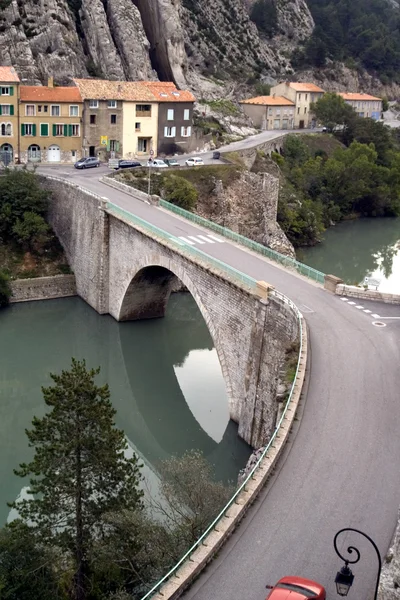 Ponte em Sisteron, os Alpes Franceses — Fotografia de Stock