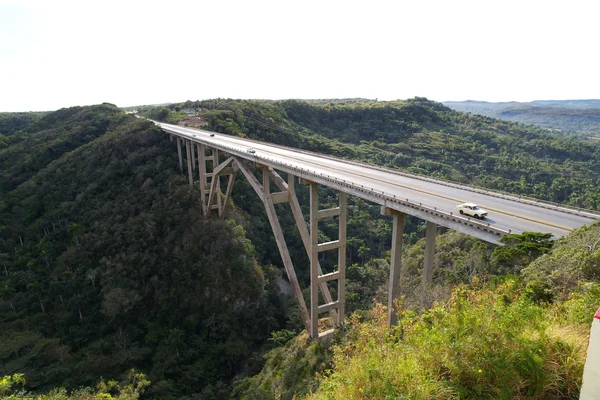 Brücke in einer provinz havana, kuba — Stockfoto