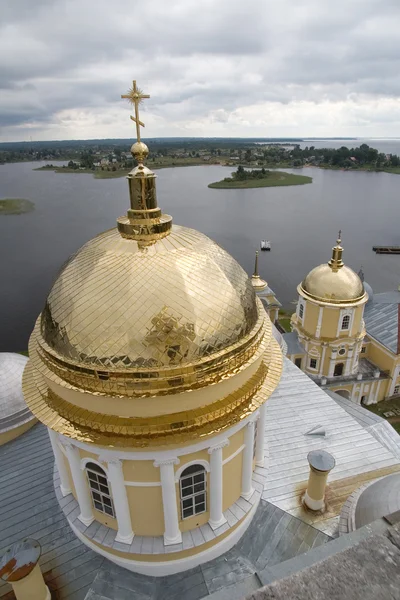 Gold domes of orthodox church (2) — Stock Photo, Image