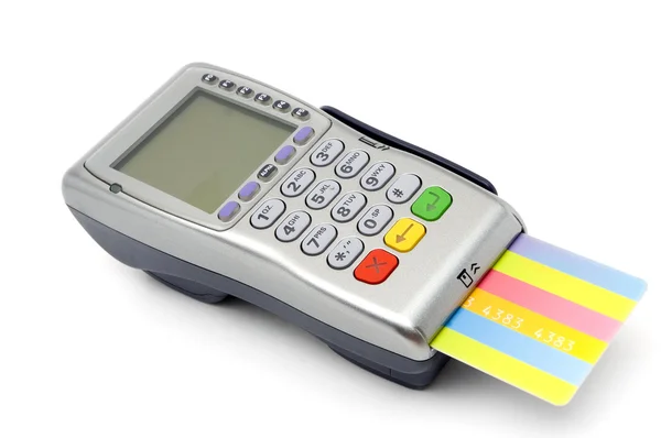 POS terminali ile kredi kartı takılıyken — Stok fotoğraf