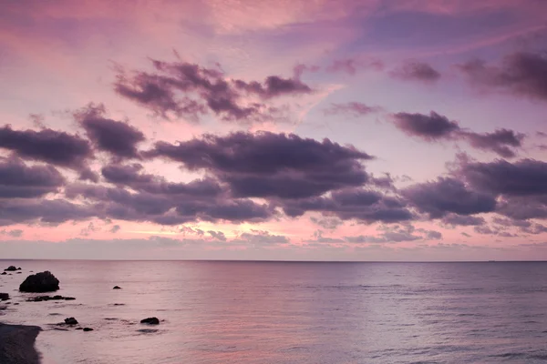Tengeri napfelkelte gyönyörű felhők — Stock Fotó