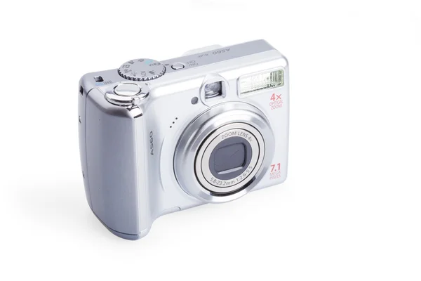 흰색 절연 디지털 사진 카메라 — 스톡 사진