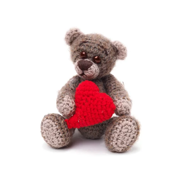 Милий маленький плюшевий ведмедик з валентином — стокове фото