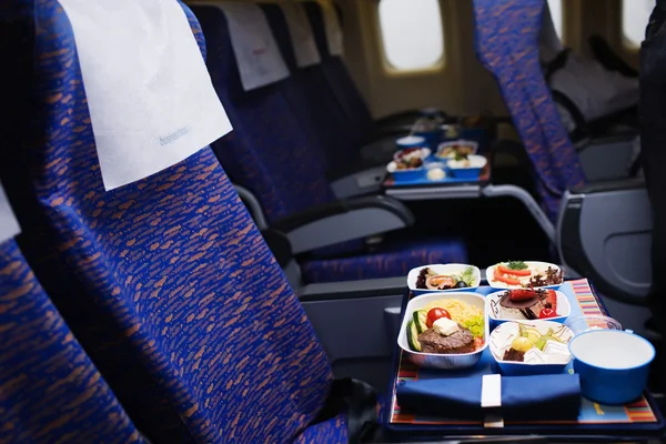 Boeing airplaine interior, comida —  Fotos de Stock