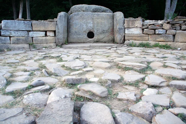 Dolmen gizemli antik yapılar