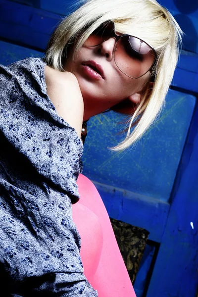 Portrait de femme de mode blonde — Photo