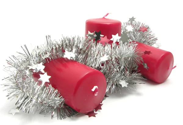 Noel dekorasyonu ile kırmızı mumlar — Stok fotoğraf