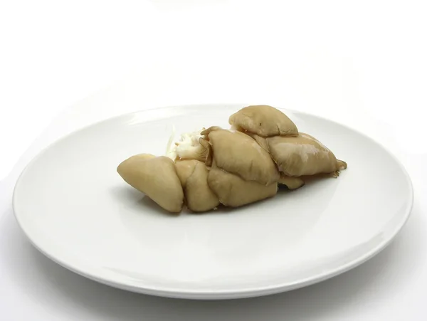 Jamur tiram di piring putih chi — Stok Foto