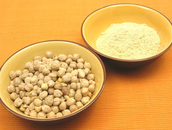 stock image Garbanzos and flour of garbanzos