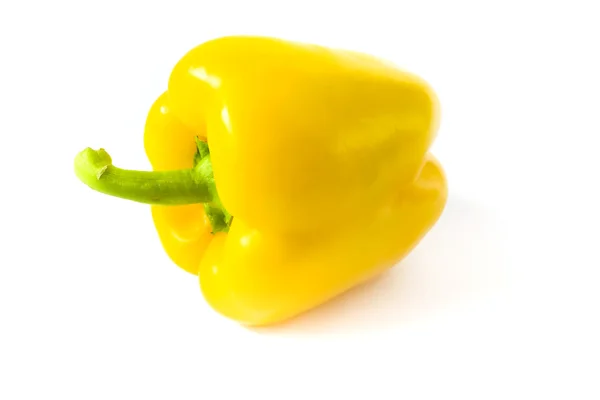 Beyaz arkaplanda sarı biber
