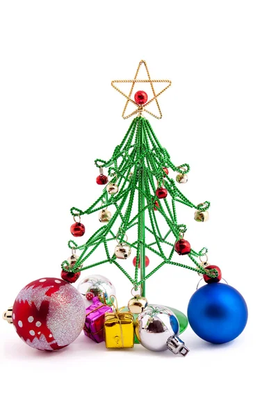 Christbaumkugel und Weihnachtsdraht — Stockfoto