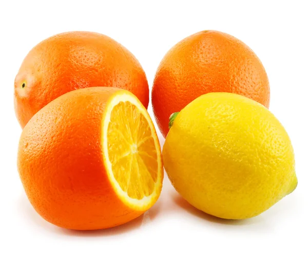 Citrus fruits (lemon and orange) isolate — Stock Photo, Image