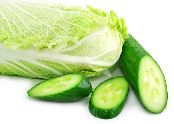 Färska grönsaker (kinakål och sl — Stockfoto