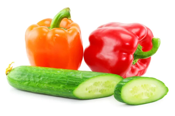 Taze sebzeler (kırmızı biber ve salatalık) — Stok fotoğraf