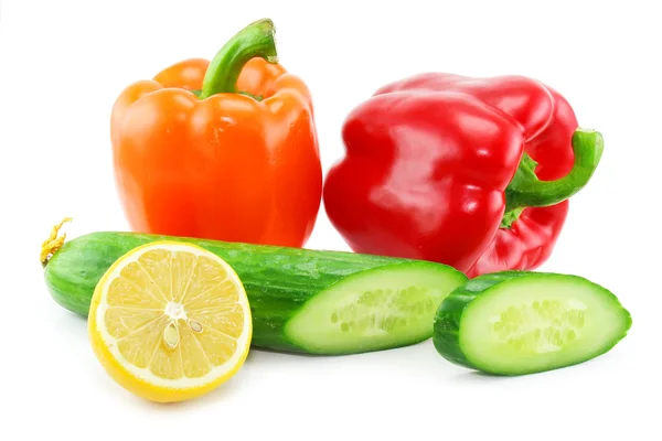 Свіжі овочі фрукти (паприка, огірок — стокове фото