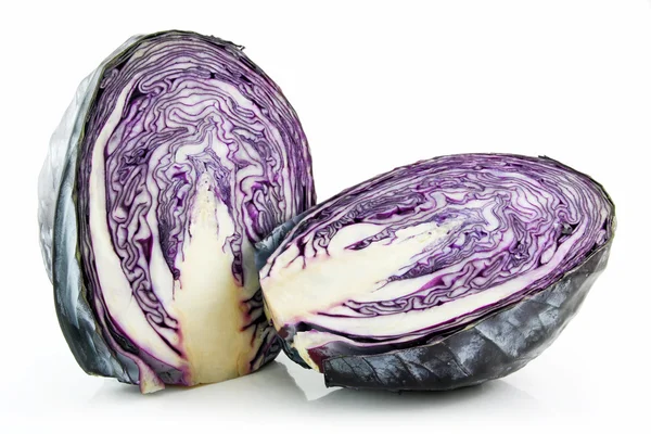 Red Ripe Sliced Cabbage Isolated on Wit — стоковое фото