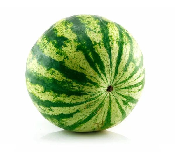 Rijp groene watermeloen geïsoleerd op wit — Stockfoto