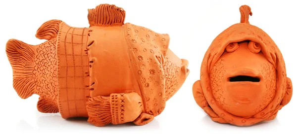 Estatuilla de peces de cerámica aislados (ful —  Fotos de Stock