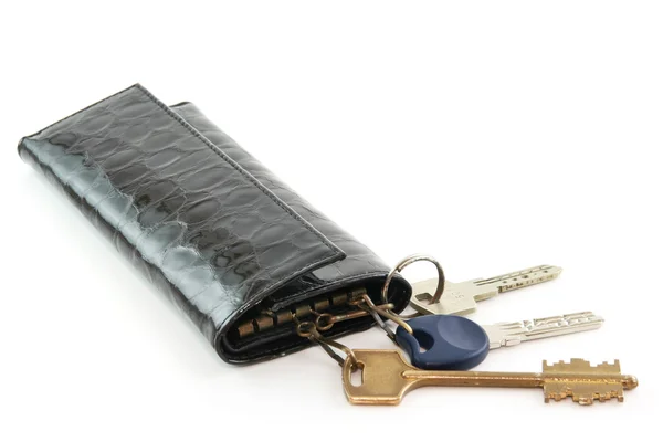 Bolsa de couro preto para chaves isoladas — Fotografia de Stock