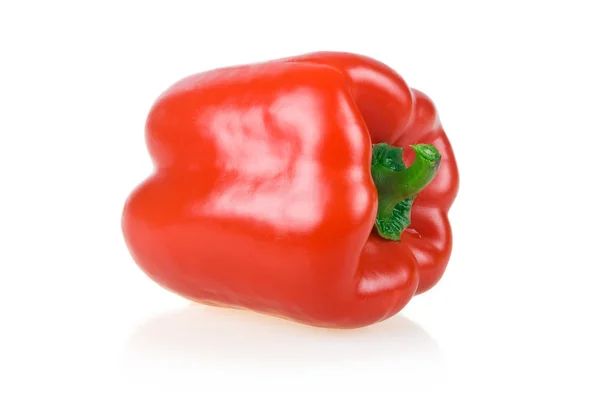 Zralé červené papriky izolovaných na bílém — Stock fotografie