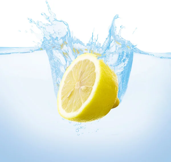 Stock image Lemon in the water