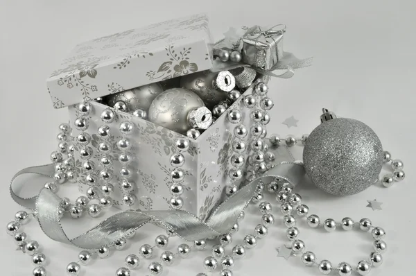Chrisrmas caixa bola prata 2 — Fotografia de Stock